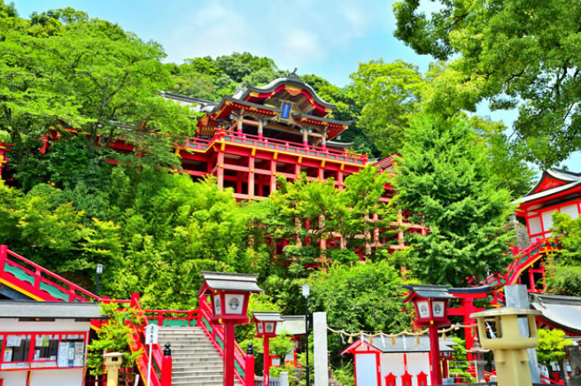 九州の日光東照宮と呼ばれる絢爛豪華な神社。奥の院から有明海の絶景も